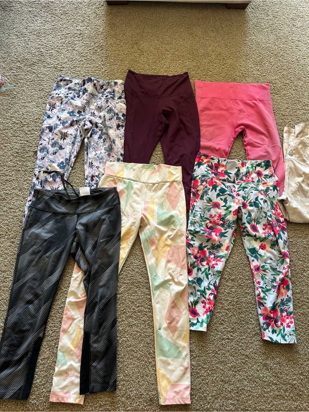 Women Floral and Solid Active Leggings - Pink, Burgundy, Multicolor